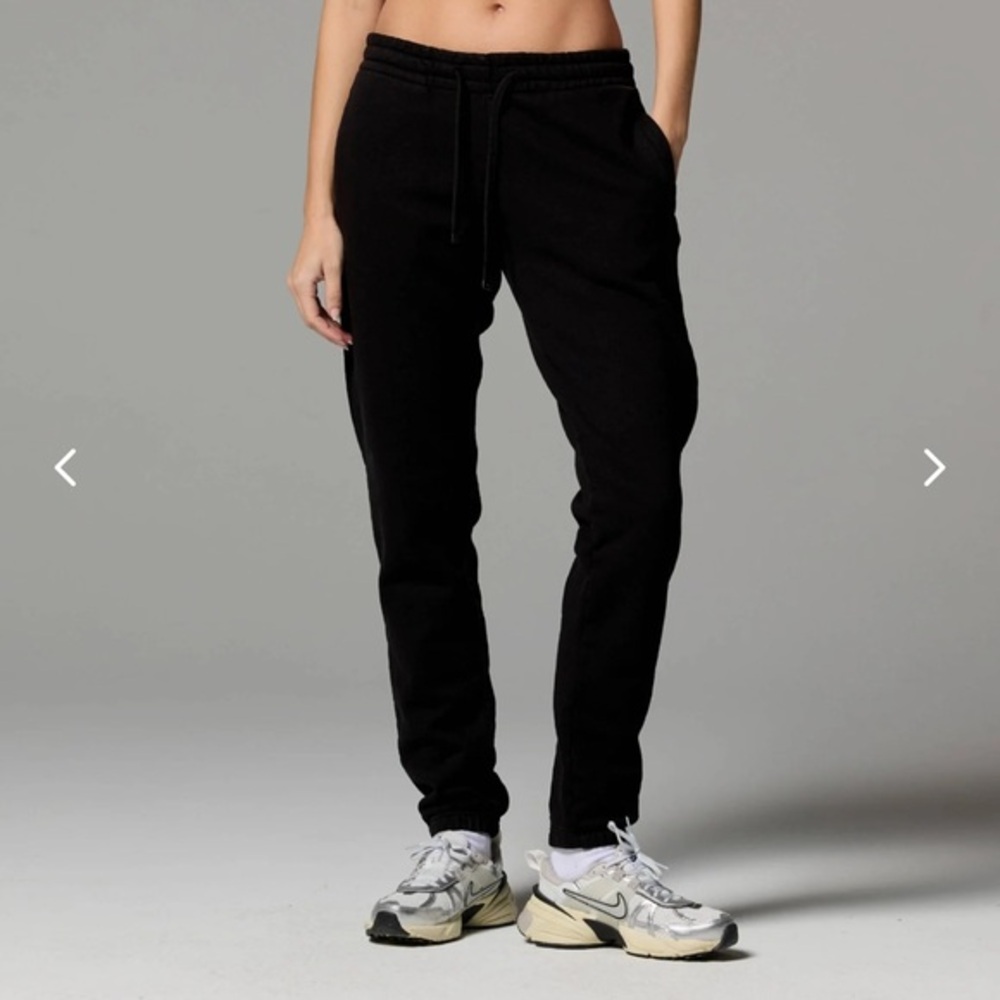 Talentless heavyweight sweats